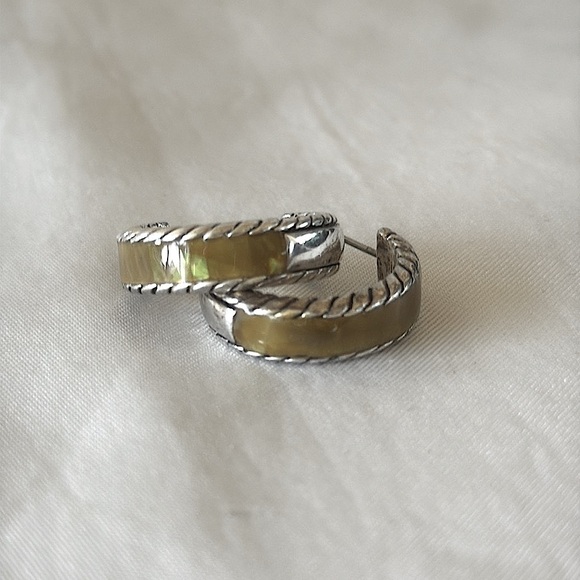 Vintage Monet Silver Cable Rope Edge Hoop Earrings w/ Faux Topaz Tortoise Inlay - Picture 11 of 12